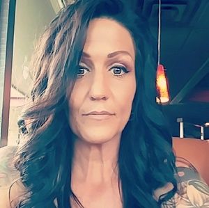 Meet your Posher, Connie